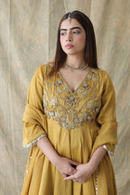 Zariya Short Anarkali With Tulip Pants