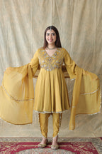 Zariya Short Anarkali With Tulip Pants