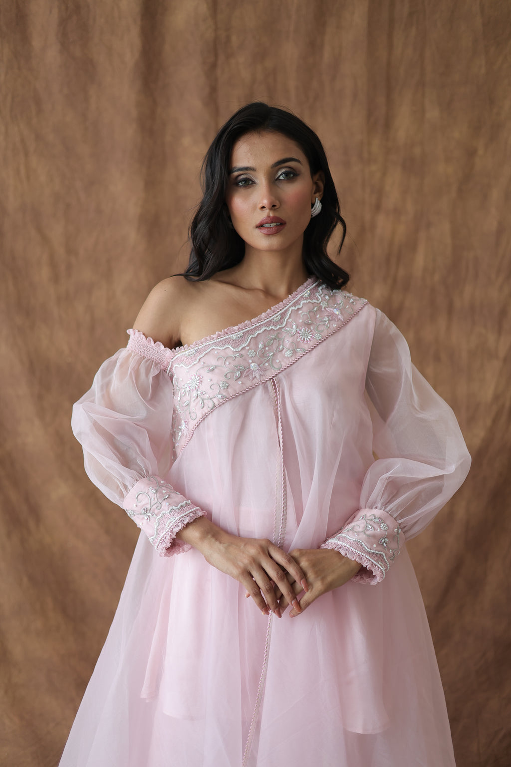 Khwaab One Shoulder Open Cape With Cigaratte Pants