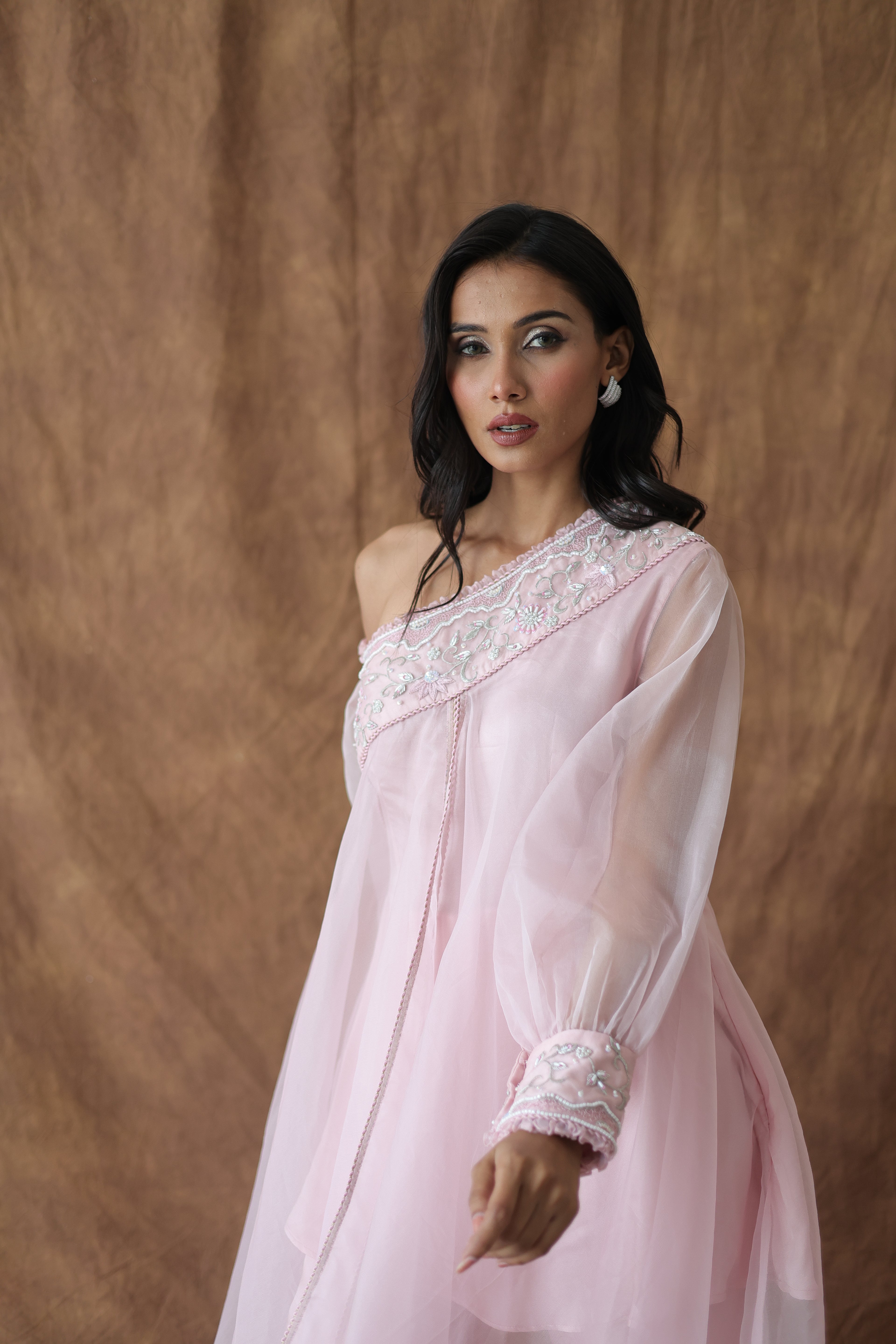 Khwaab One Shoulder Open Cape With Cigaratte Pants