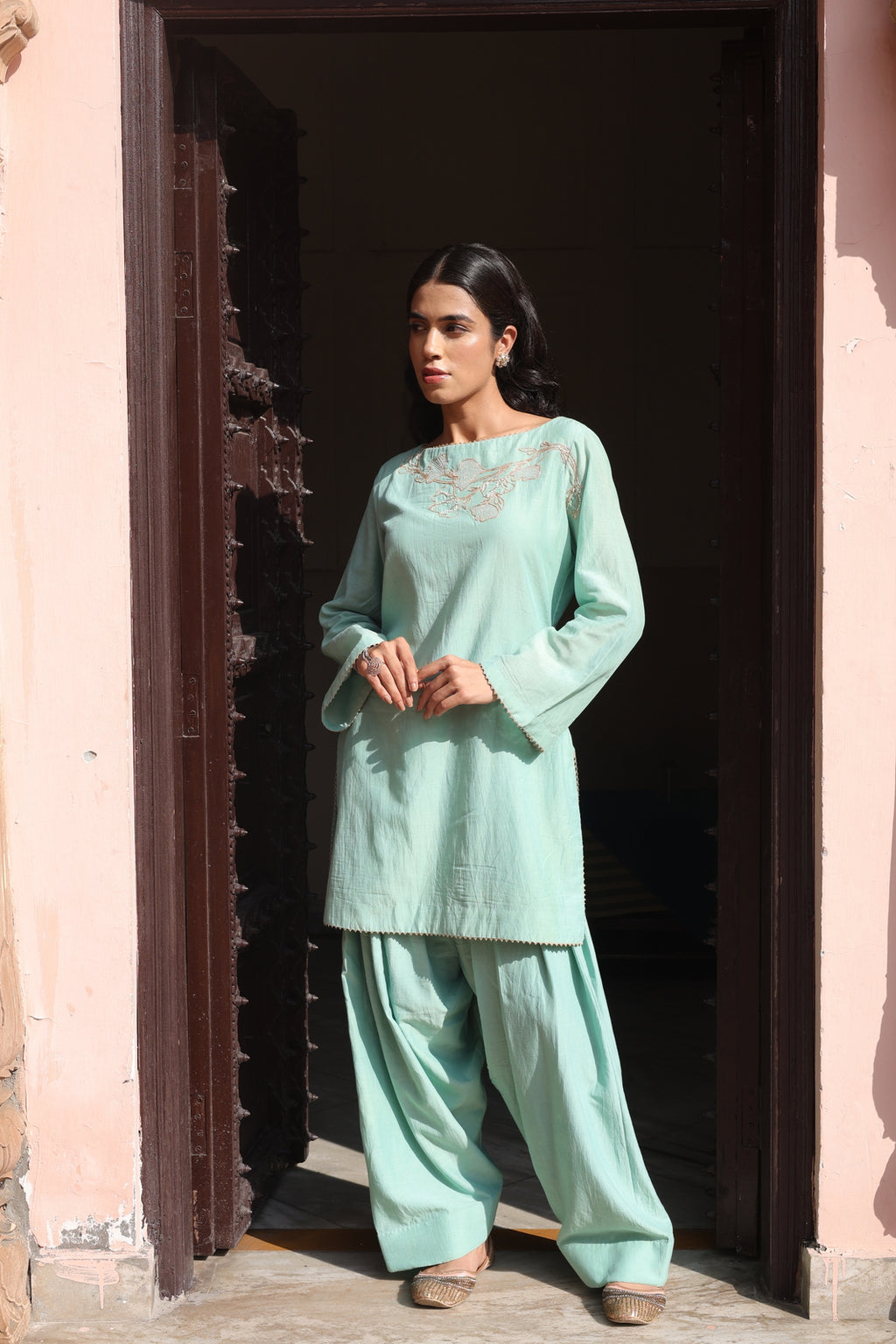 Firoza Boat Neck Kurta And Farsi Salwar Set