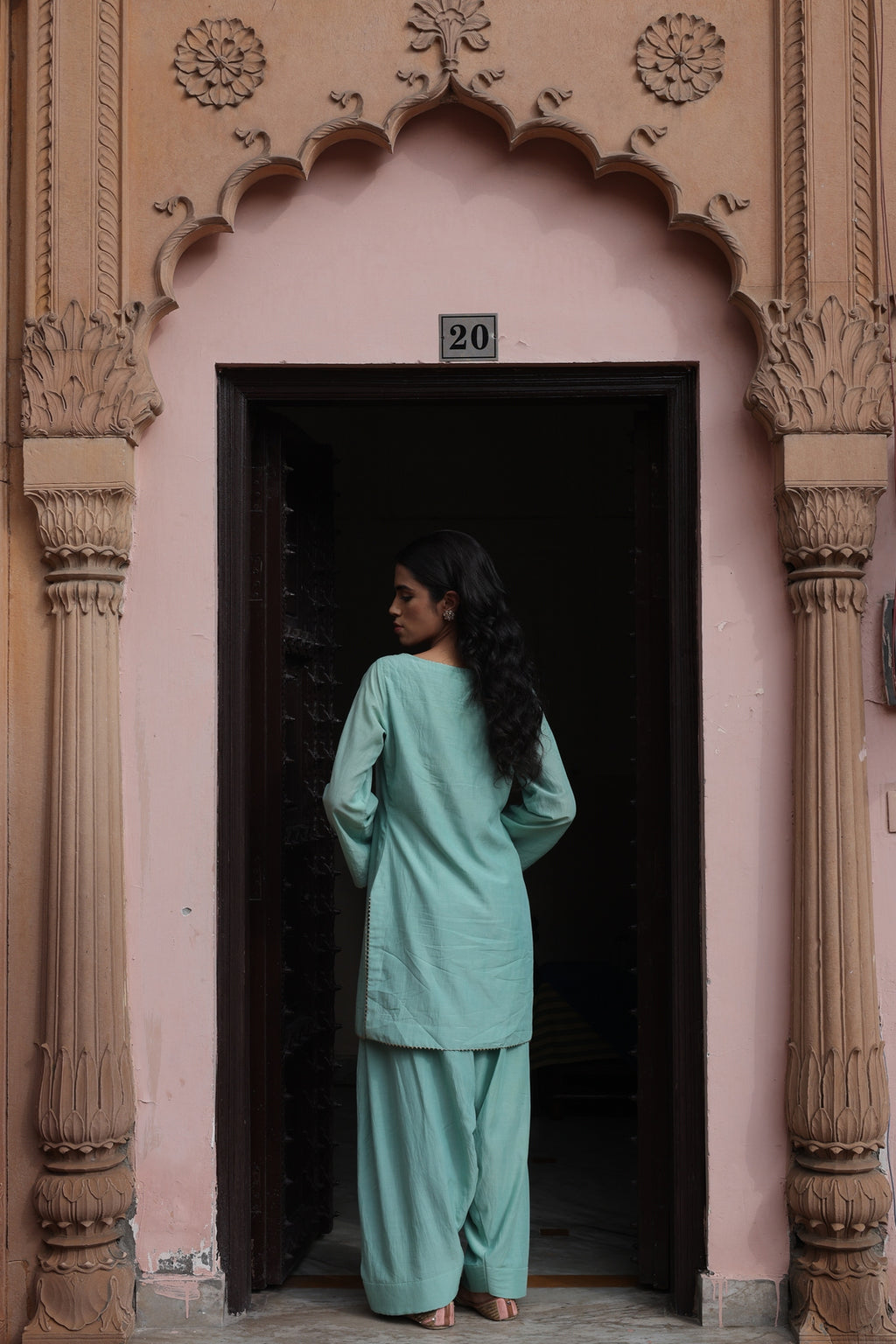 Firoza Boat Neck Kurta And Farsi Salwar Set