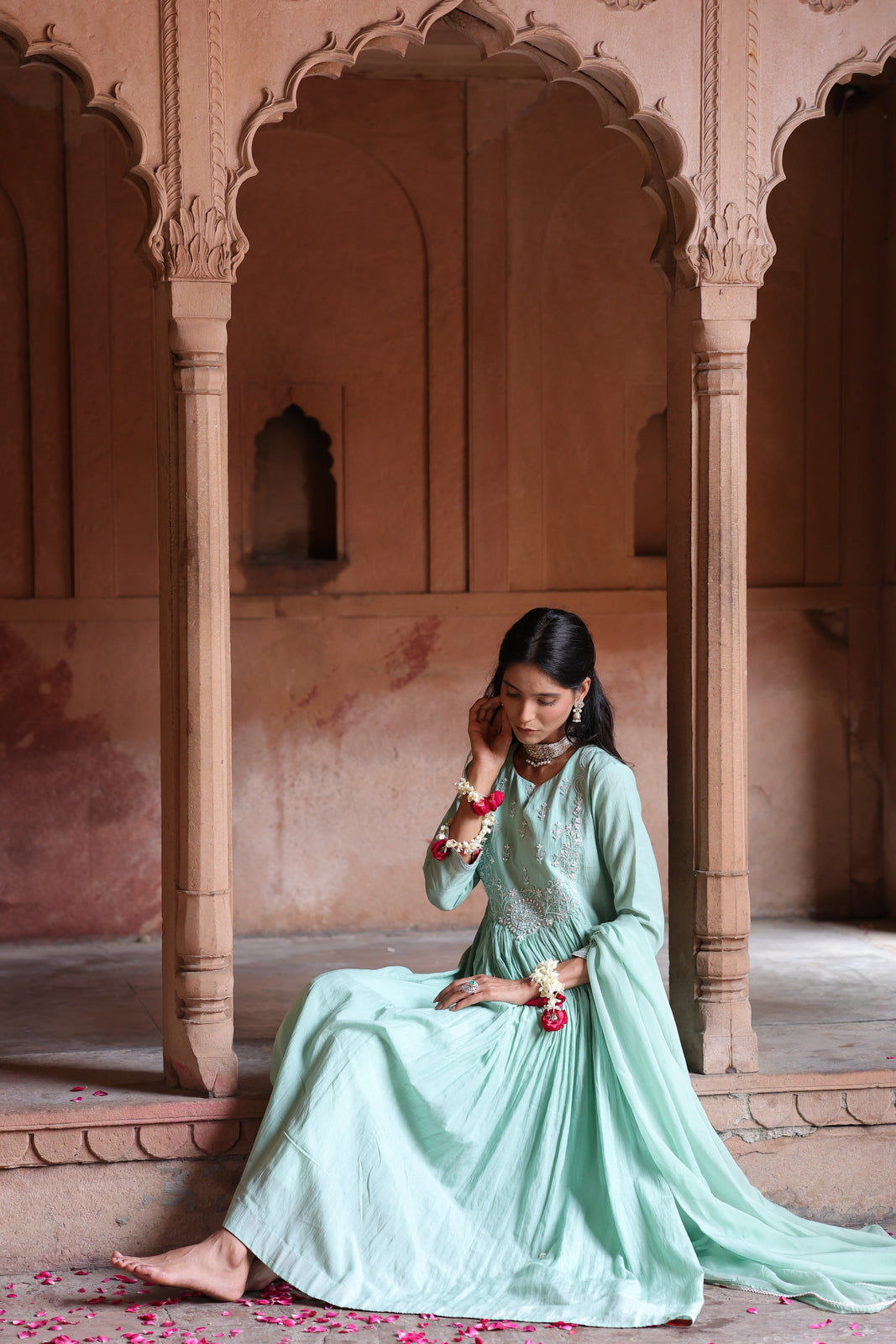 Mehr Centre Pleated Kali Kurta With Dupatta