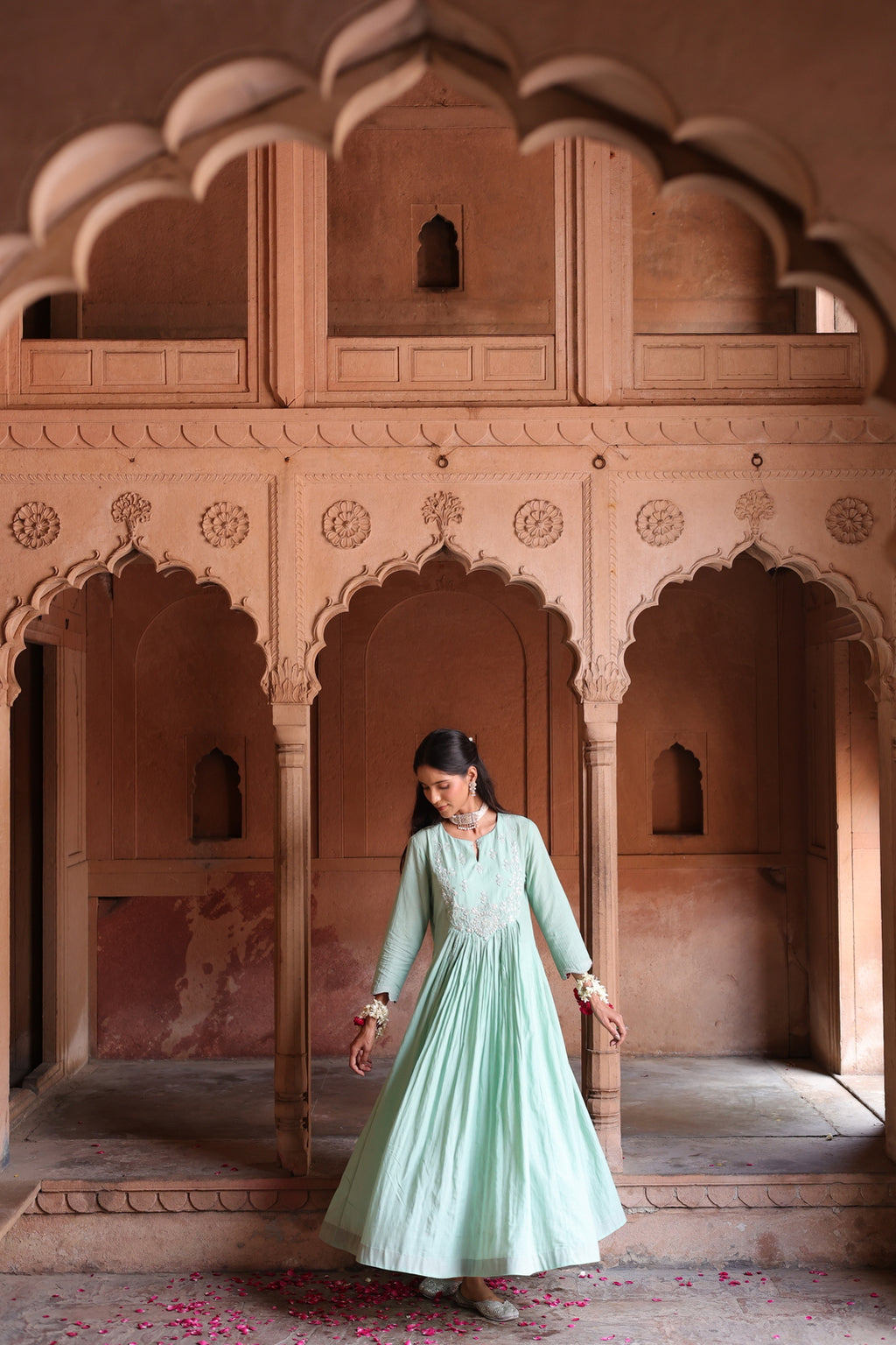 Mehr Centre Pleated Kali Kurta With Dupatta