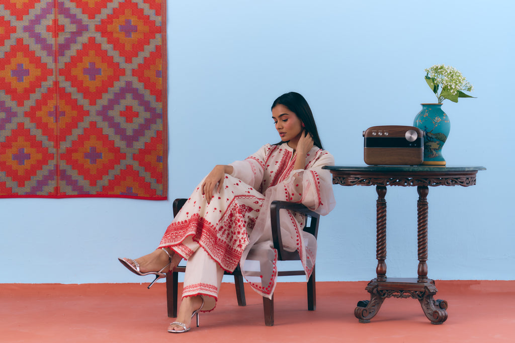 Laal Phulkari Kurta Set