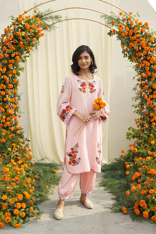 Chanderi silk kurta with single thread embroidery and salwar pants with print details