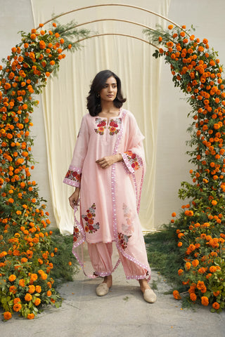 Chanderi silk kurta with single thread embroidery and salwar pants with print details