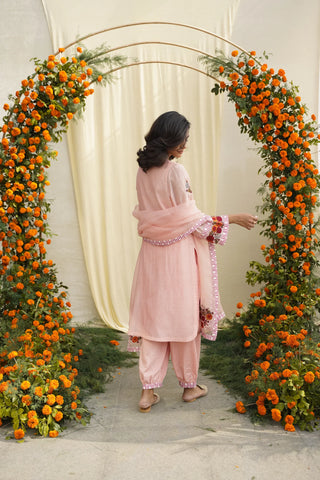 Chanderi silk kurta with single thread embroidery and salwar pants with print details