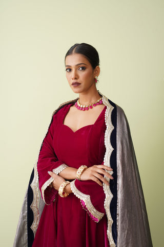 Autumn Ember Velvet Suit with Scalloped Tissue Dupatta