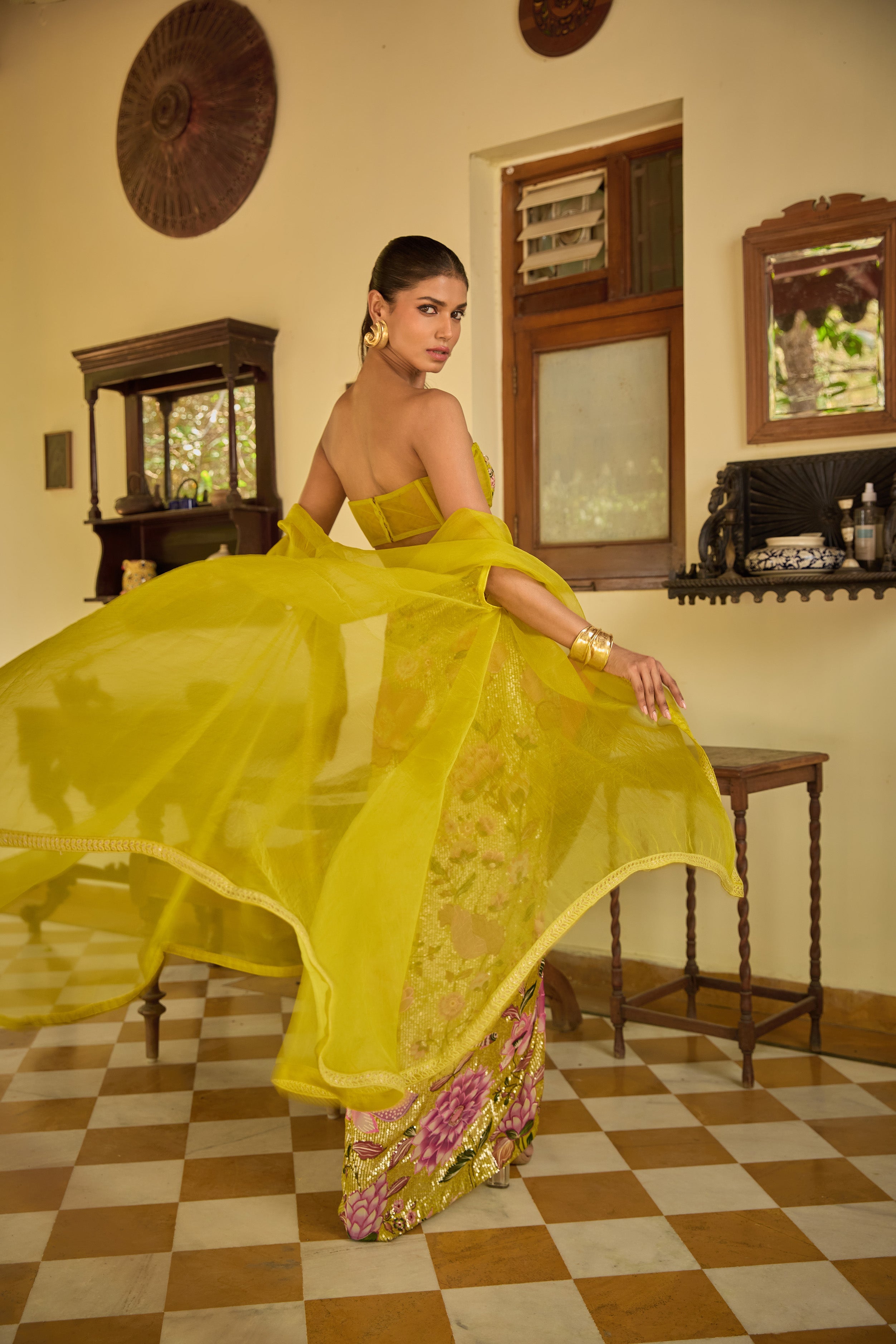 Anisha Sequence Cape Set