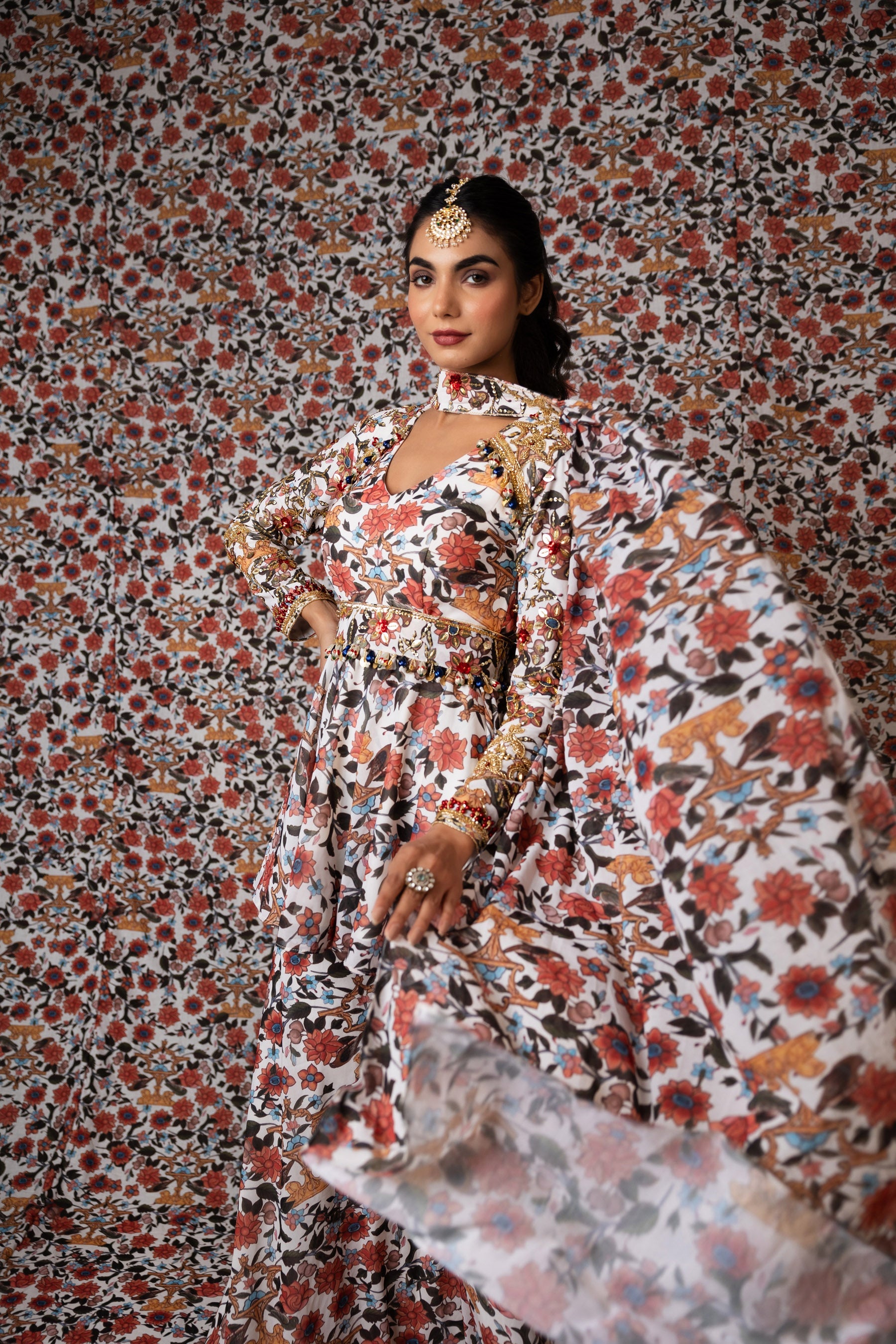 Leana Sharara Set Secondary image