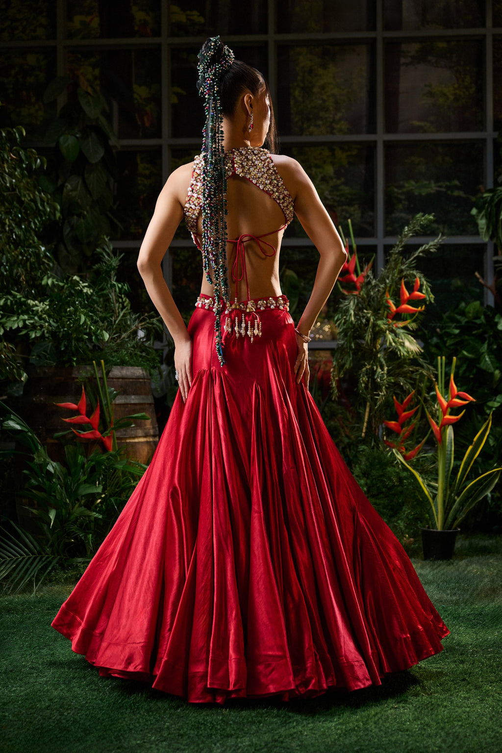 Surkh Lehenga