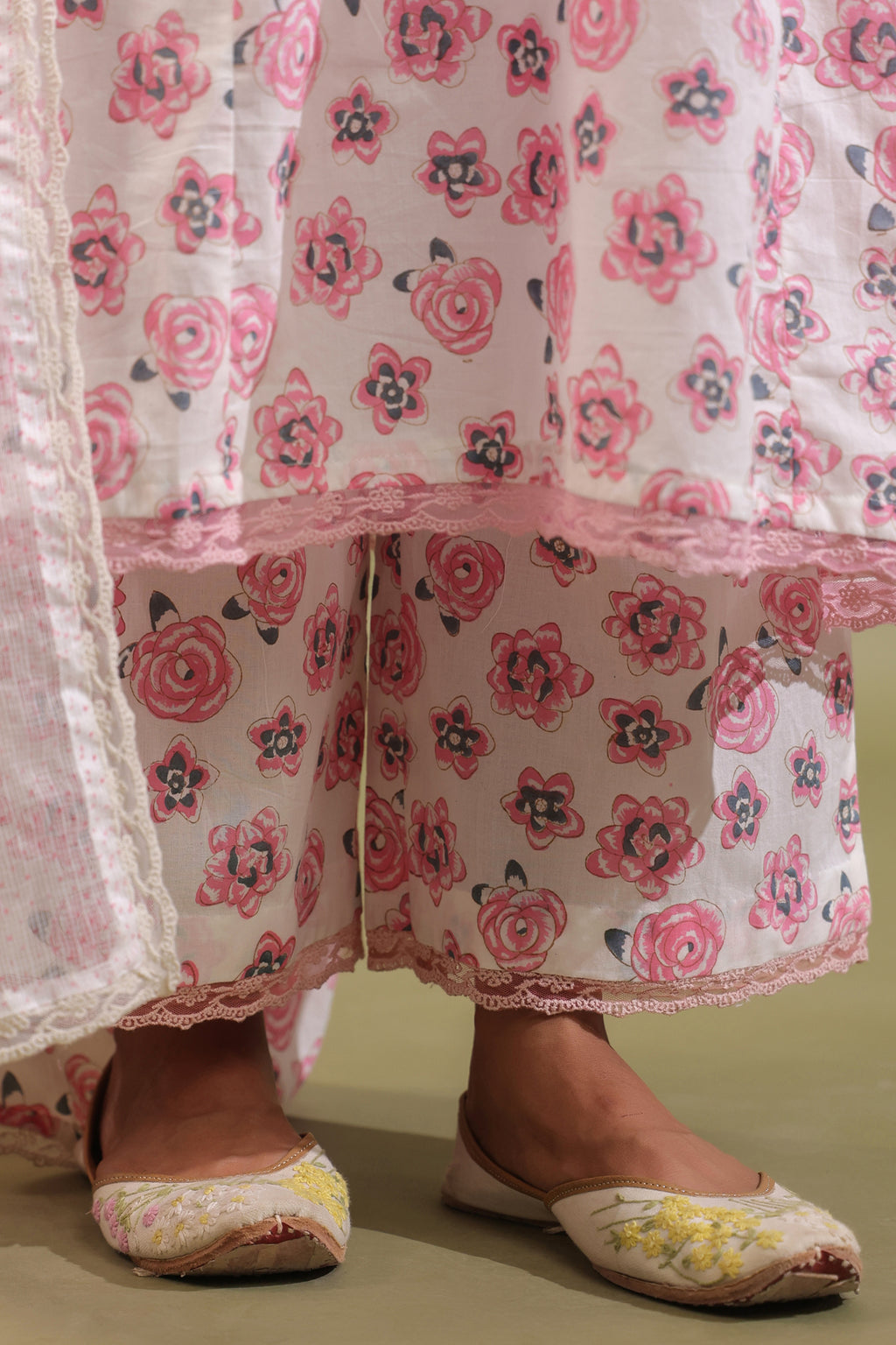 Rose Print Side Gathered With Tasseels Both Side A-line Cotton Suit Set
