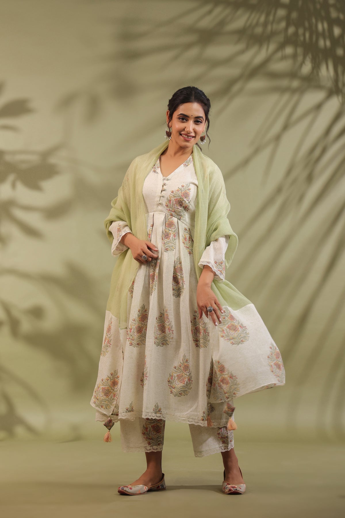 Box Pleated Kurta In Off White & Green Combination Suit Set Of 3