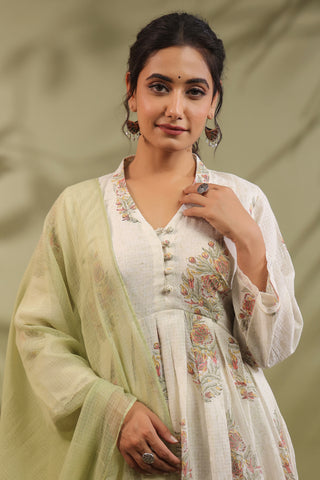 Box Pleated Kurta In Off White & Green Combination Suit Set Of 3