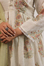 Box Pleated Kurta In Off White & Green Combination Suit Set Of 3