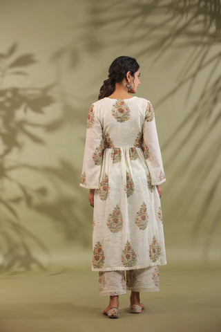 Gathered Kurta, Printed In White & Green Combination Suit Set Of 3