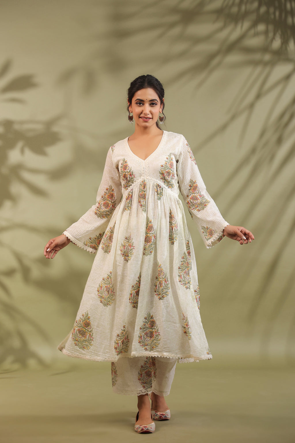 Gathered Kurta, Printed In White & Green Combination Suit Set Of 3