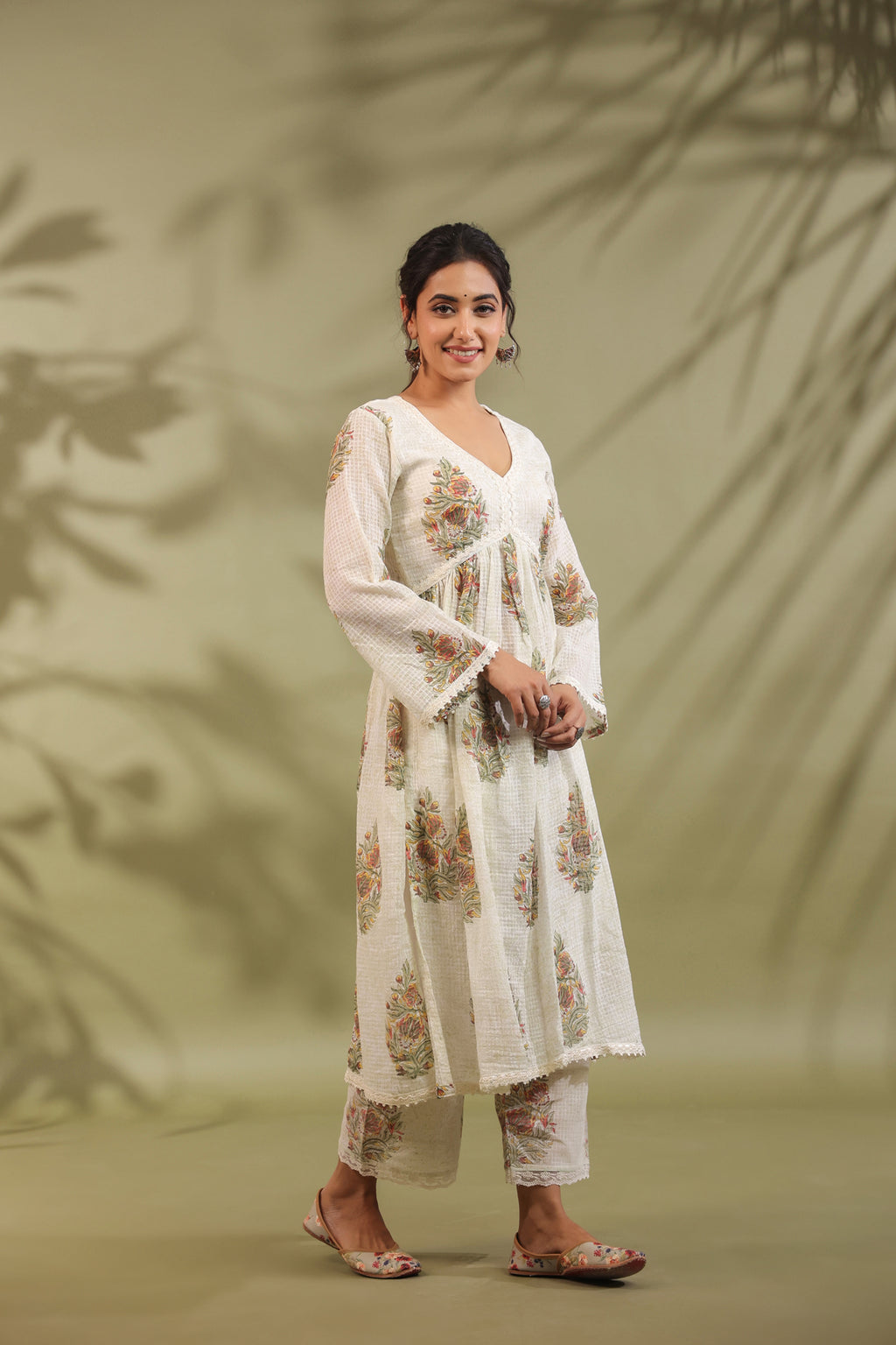 Gathered Kurta, Printed In White & Green Combination Suit Set Of 3