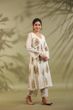 Gathered Kurta, Printed In White & Green Combination Suit Set Of 3