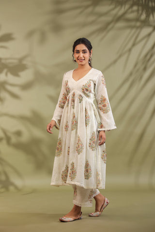 Gathered Kurta, Printed In White & Green Combination Suit Set Of 3