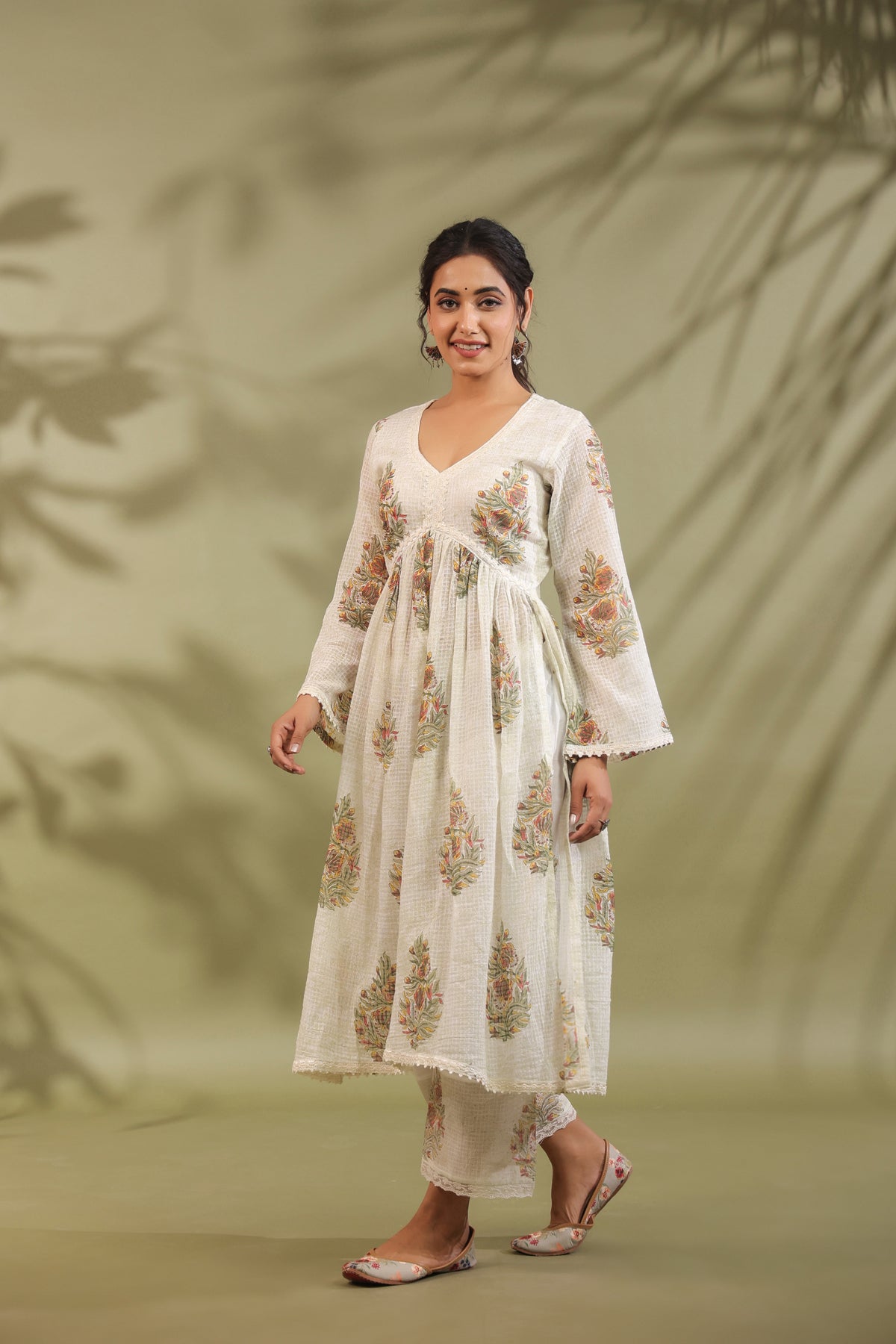 Gathered Kurta, Printed In White & Green Combination Suit Set Of 3