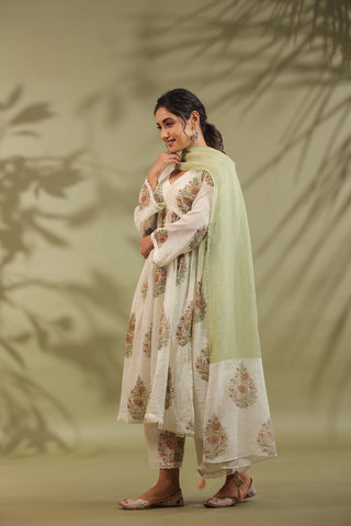 Gathered Kurta, Printed In White & Green Combination Suit Set Of 3