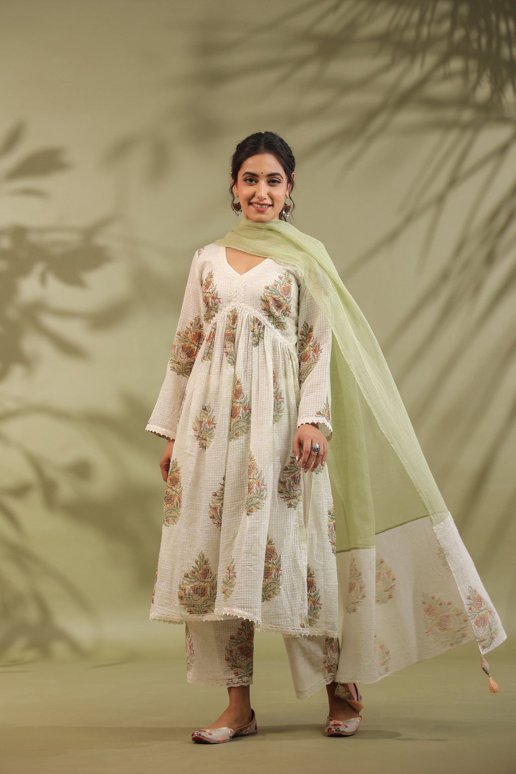 Gathered Kurta, Printed In White & Green Combination Suit Set Of 3