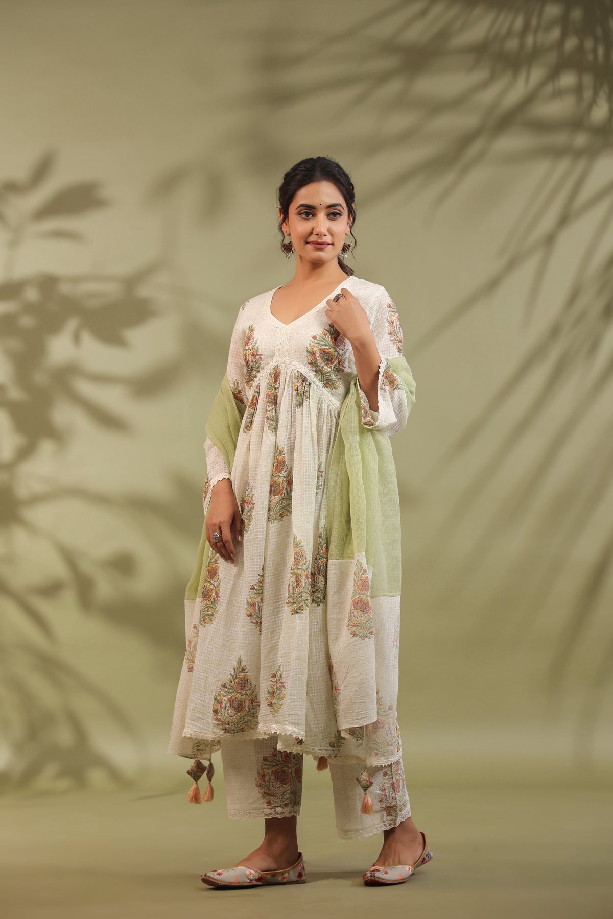 Gathered Kurta, Printed In White & Green Combination Suit Set Of 3