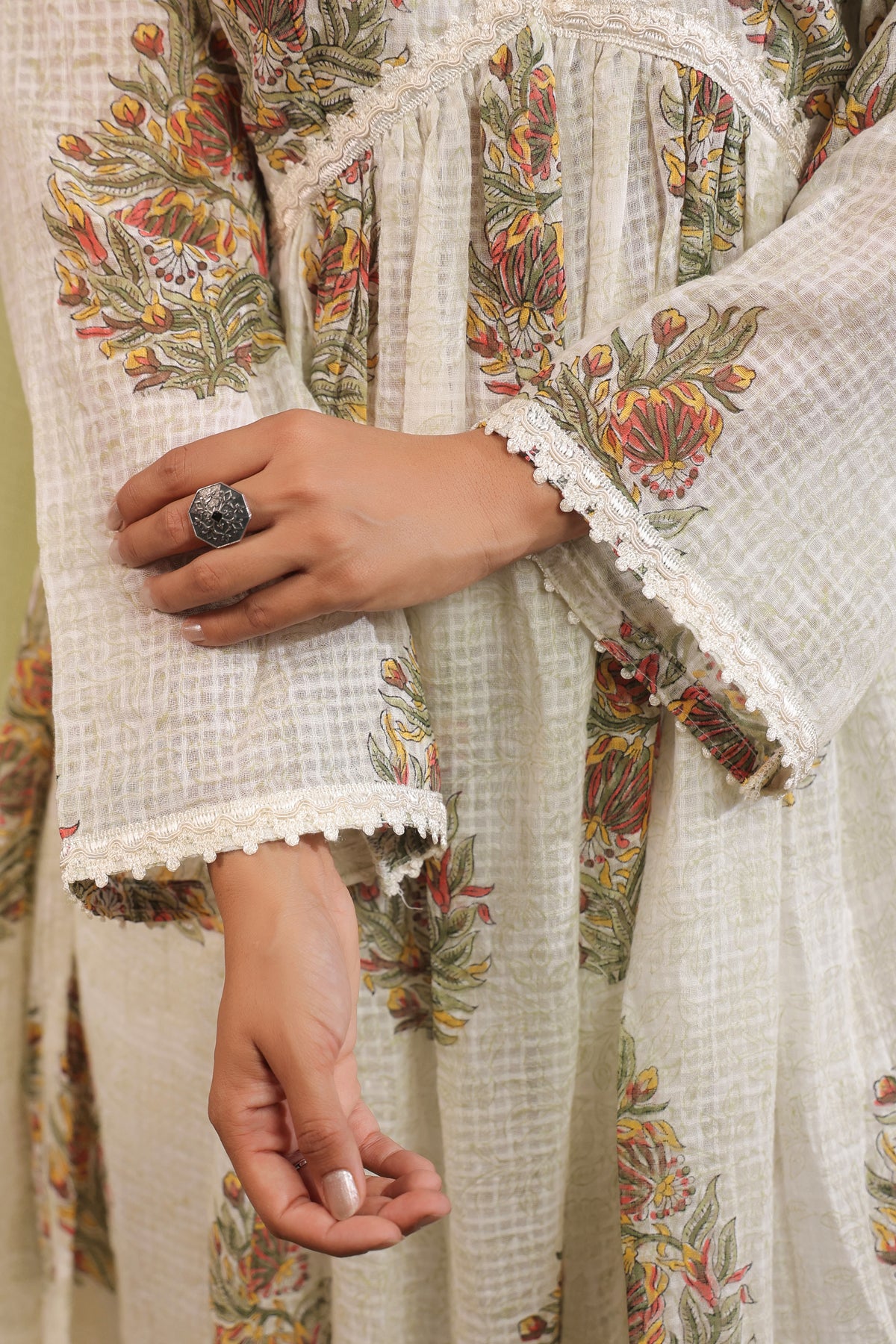 Gathered Kurta, Printed In White & Green Combination Suit Set Of 3