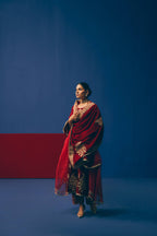 Surkh Dorika Velvet Odhni