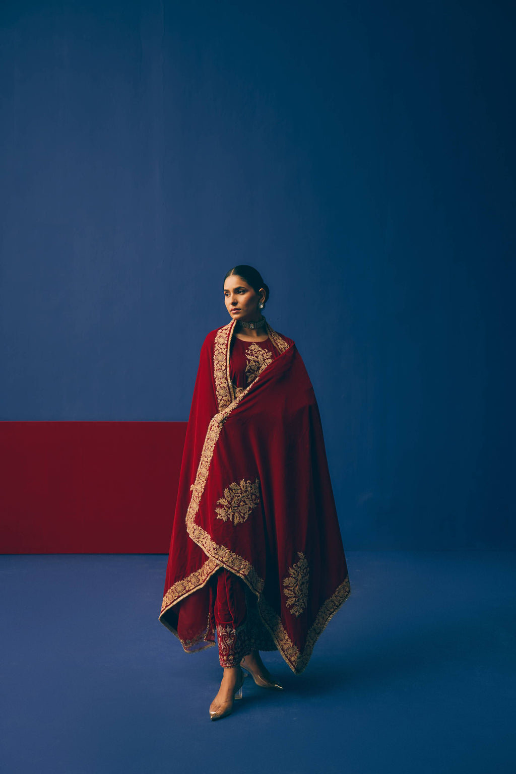 Surkh Dorika Velvet Odhni