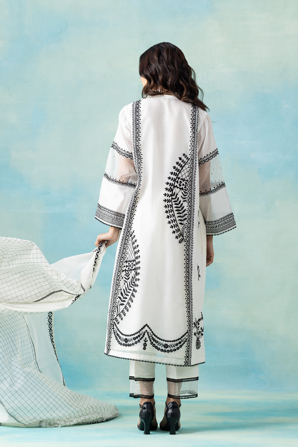 Kala Safed Kurta Set