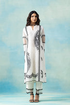 Kala Safed Kurta Set