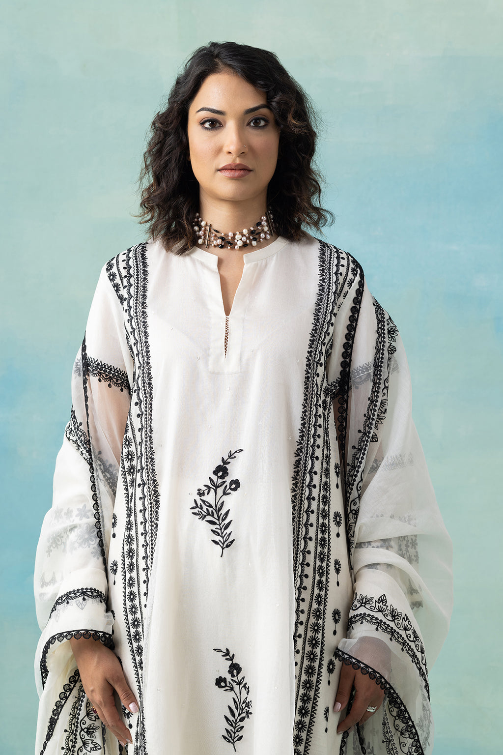 Rajasi Border Kurta Set