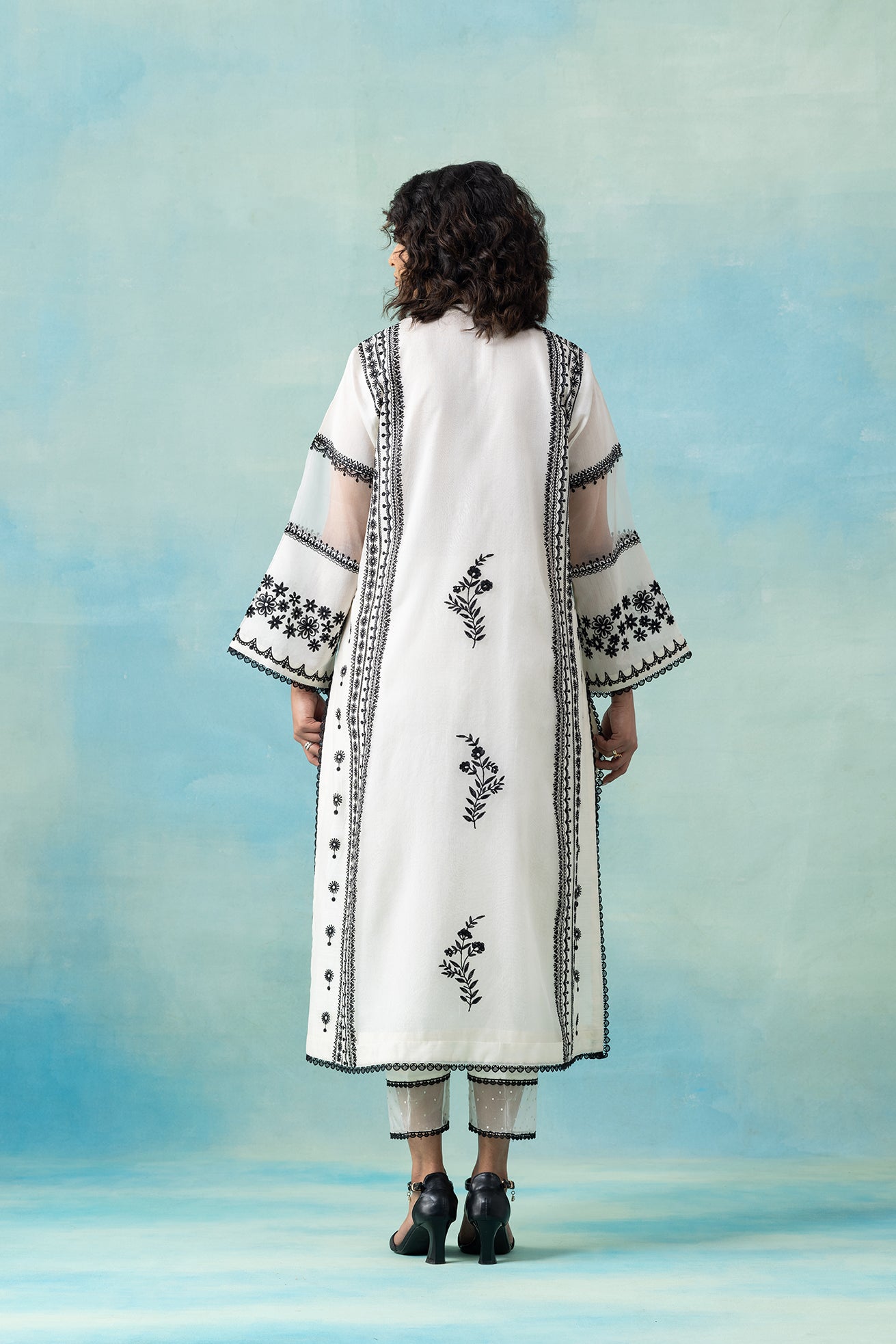 Rajasi Border Kurta Set