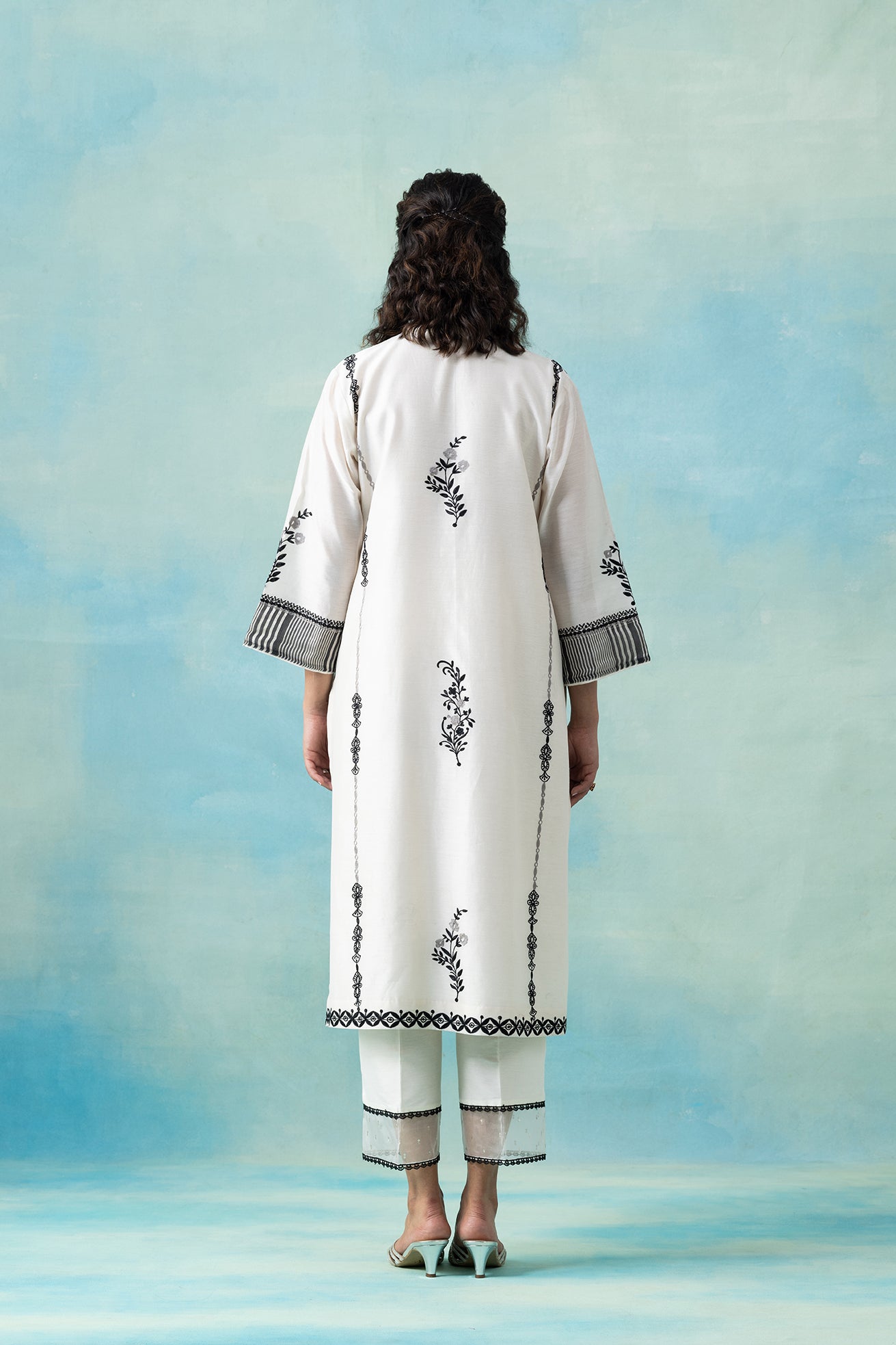 Bel Naksh Kurta Set