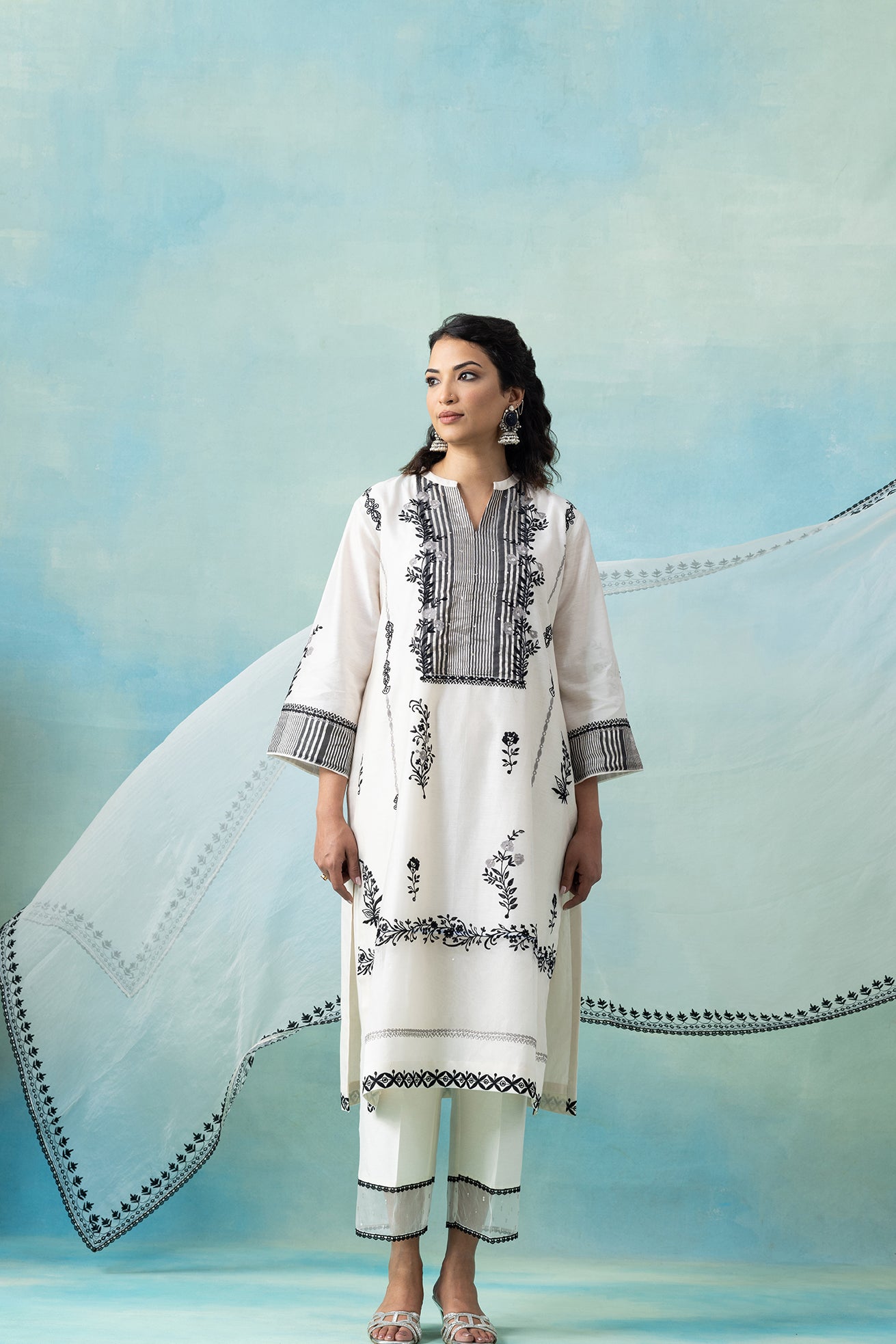 Bel Naksh Kurta Set