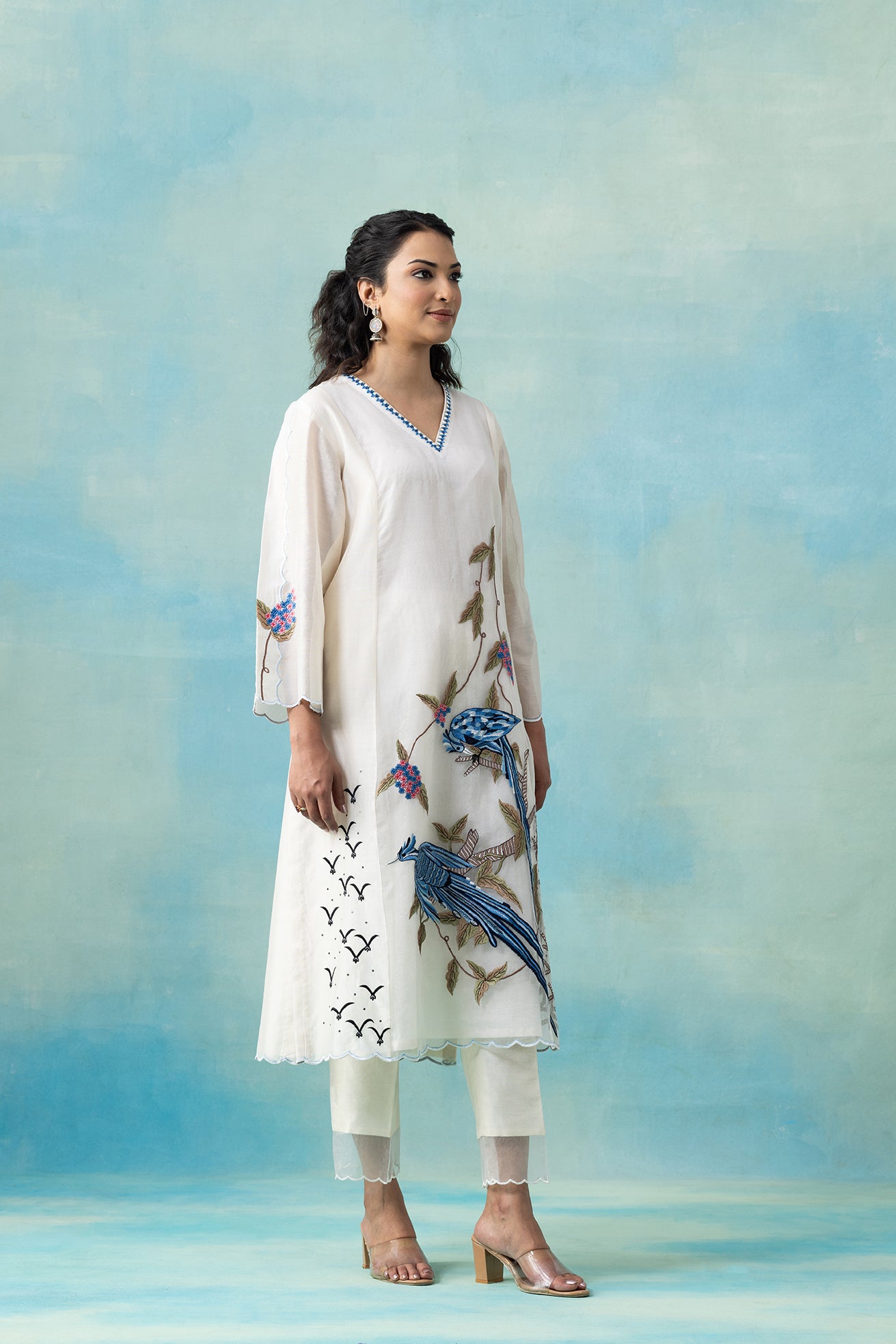 Mor Bageecha Kurta Set Secondary image