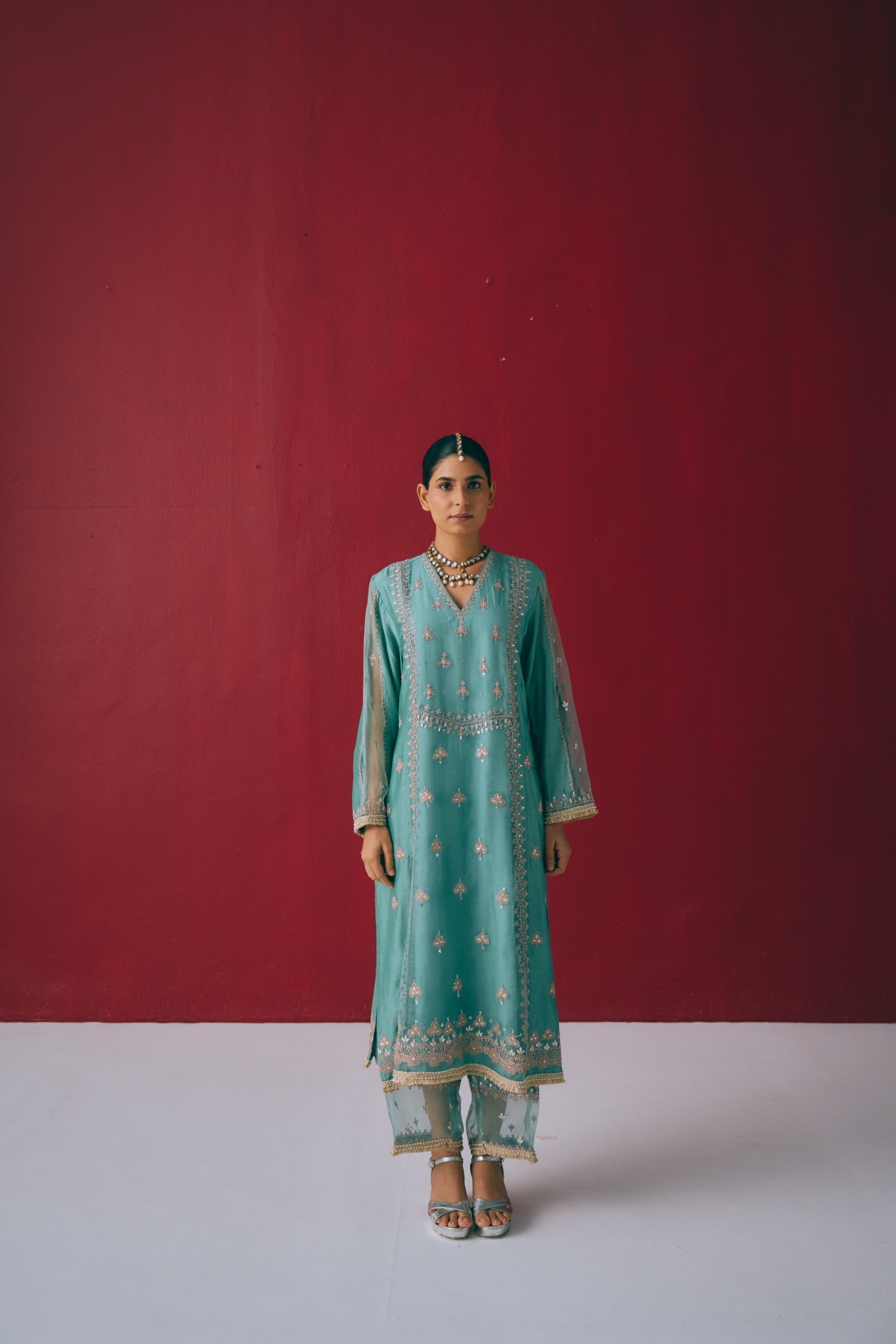 Firozi Guldasta Kurta Set Main image