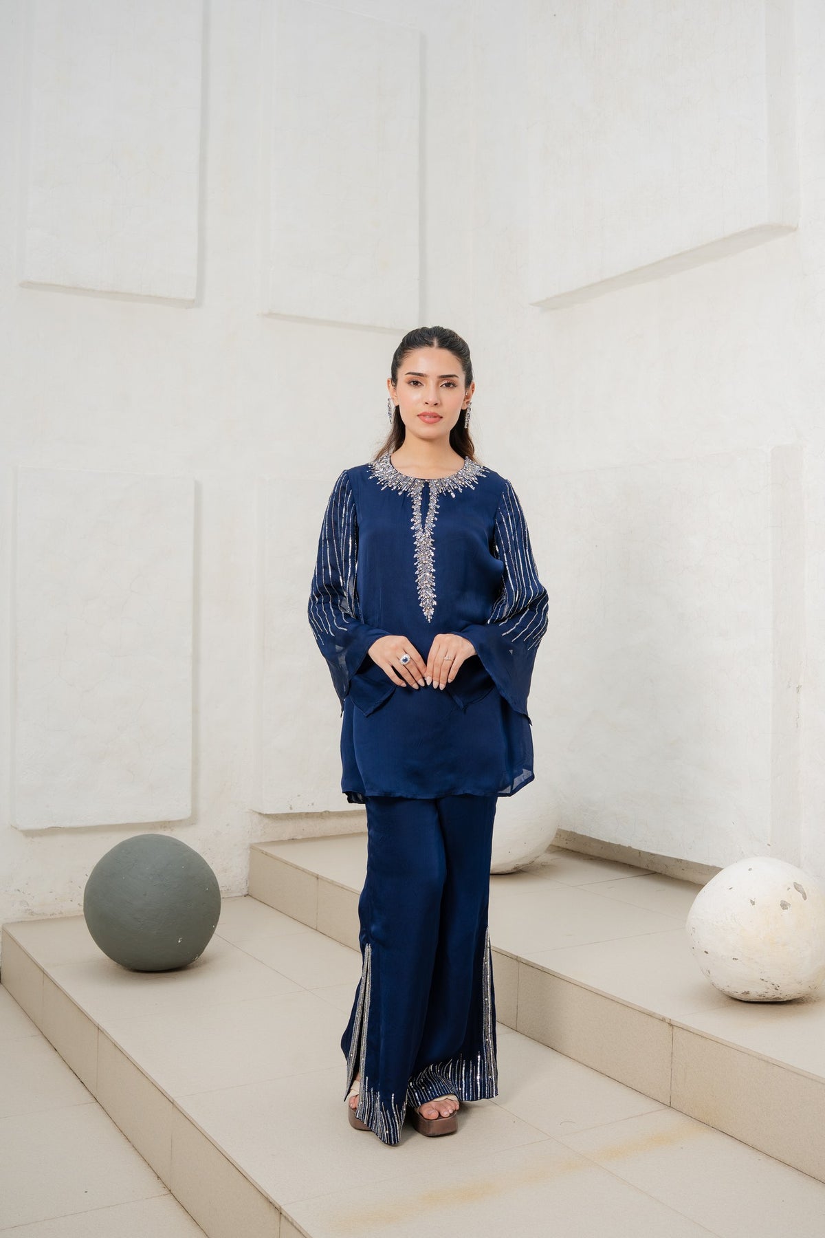 Noor Veil Kurta Set Main image