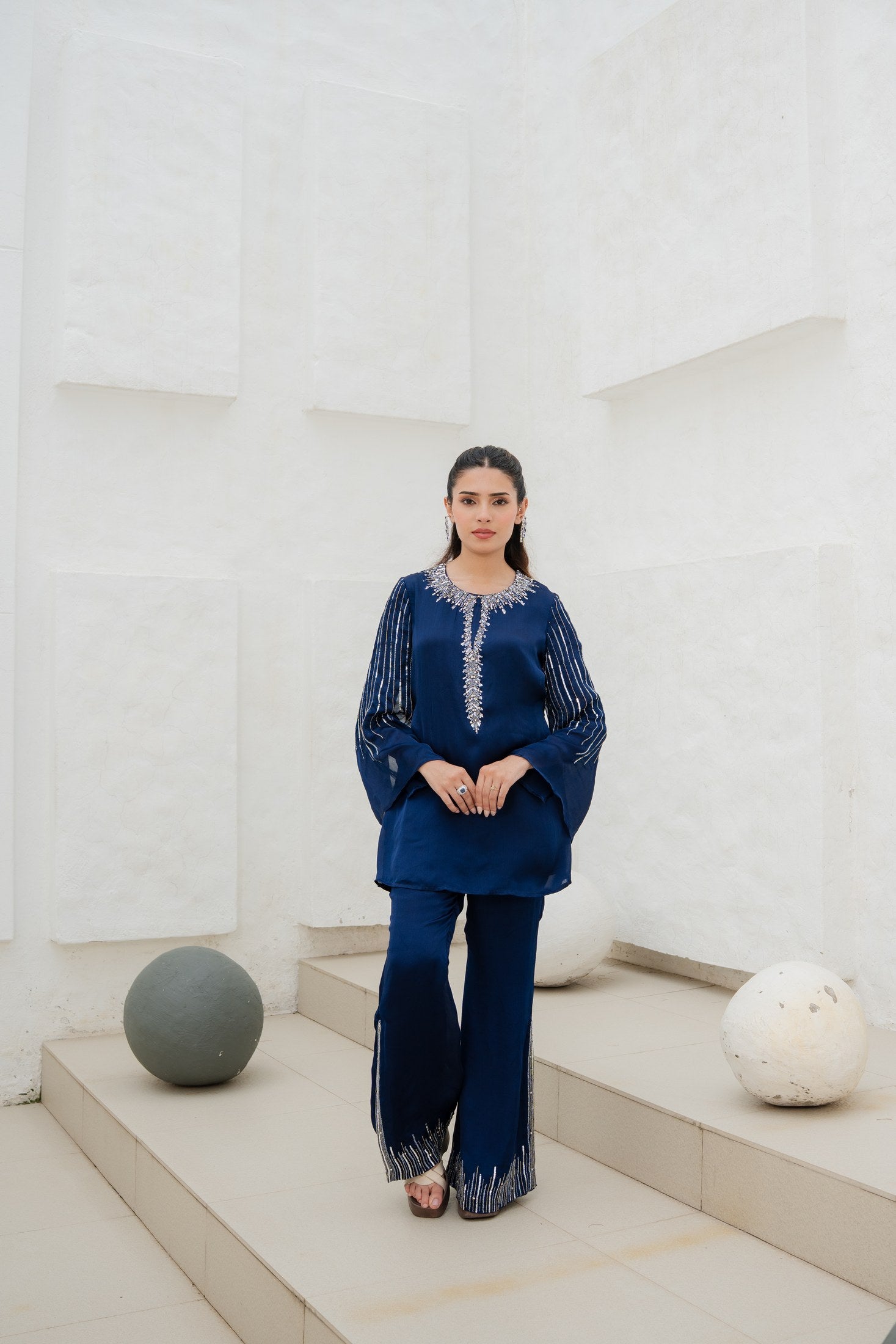 Noor Veil Kurta Set Secondary image